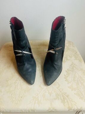 Jeffrey Campbell Handmade Ibiza Last Spiked Cutout Ankle Boots 7.5